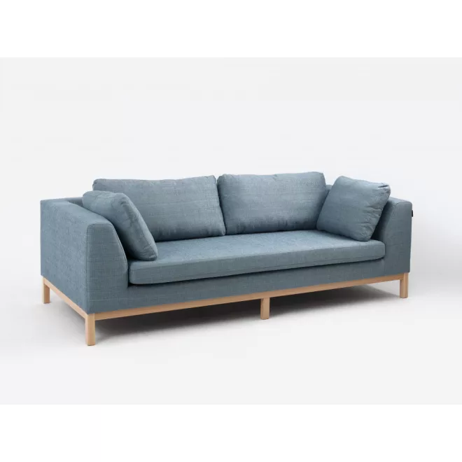 Skandináv design Amb 3 személyes kanapé fa lábbal