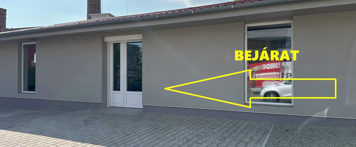 Bemutatóterem bejárat
